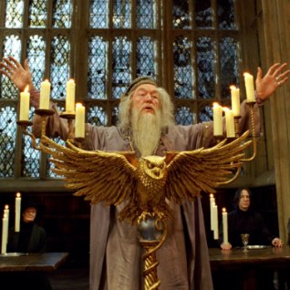 JUMALAGA, PROFESSOR DUMBLEDORE! Suri „Harry Potteri“ näitleja Sir Michael Gambon
