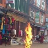 Tiibetlased panevad end protestiks põlema
