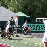 Sotsiaalminister Taavi Rõivas katsetas ratastoolis tennise mängimist