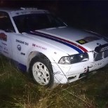 Saaremaa rallil jäi naine teelt välja sõitnud auto alla