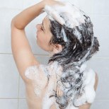 Juustepesu: kas šampoon tuleks asendada loodusliku vahendiga?
