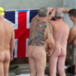 FOTOD: Suurbritannia ainuke nudistide küla ootab uusi elanikke
