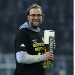 FOTOD | Klopp tutvus Liverpooliga - kas õlu mekib ikka hea? 
