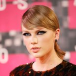 Taylor Swift annetas vähihaige imiku perele 50 000 dollarit