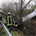 Saksamaal kukkus väikelennuk maanteele, piloot hukkus