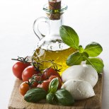 Kolm põhjust, miks lisada toidulauale oliivõli