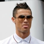 NAISED, SULAGE: Cristiano Ronaldo näitas rannas treenitud pruuni keha