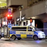 Rootsi alaealiste migrantide keskuses hakkasid relvastatud hoolealused mässama