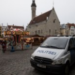 ÕHTULEHE VIDEO | Tallinna jõuluturg politsei tähelepanu all, kauplejad ja külastajad terrorihirmu ei tunne