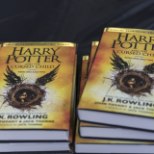 ARVUSTUS: "Harry Potter ja neetud laps" – kulunud ajas rändamise motiiv, aga haaravalt põnev lugu