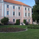 Riigikogul ei soovitata Toompea lossi aeda monumenti rajada