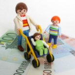 Rahahädas üksikvanemad saavad riigilt 100 euro ulatuses elatisabi