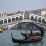 Veneetsias nurjati Rialto silla õhkimine