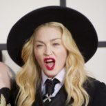 Madonna põrmustab eluloofilmiplaanid