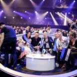 HIIGELGALERII | Vaata, millised meeleolud valitsesid pärast Eurovisioni poolfinaale lava taga!