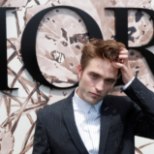 Robert Pattinson tunnistas, et pidi „Videviku“ järel kuulsuse pärast teraapias käima