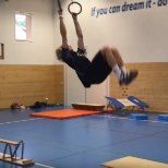 MÜSTILINE VIDEO | Olümpiaks valmistuv suusataja näitab takistusrajal uskumatut koordinatsiooni ning tasakaalu