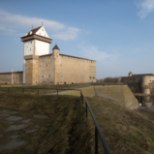 Kuressaare langes konkursist, Euroopa kultuuripealinna tiitlile jäävad kandideerima Narva ja Tartu
