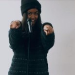 Obamade vanem tütar Malia mängib uues muusikavideos