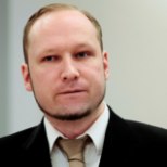 SIIRAS VÕI SIISKI MITTE? Massimõrvar Breivik kahetses 77 inimese tapmist