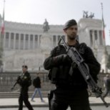 TERRORIOHT: Roomas tugevdati turvameetmeid 