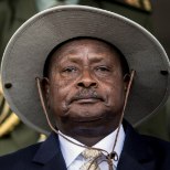Uganda president tahab suuseksi ära keelata: „Suu on söömiseks!“