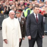 ÕHTULEHT RIIAS | Paavst jõudis Riiga, aga kuhu jäid pealtvaatajate massid?