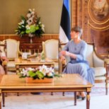 PILTUUDIS | President Kersti Kaljulaid näitab soenguvärskendust