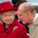 Miks kuninganna Elizabeth II oma abikaasat haiglas külastamas ei käinud?