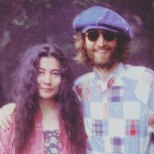 John Lennoni poeg avaldas isa 39. surma-aastapäeval armsa perepildi