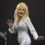 Dolly Parton varjab juba aastakümneid lesbisuhet südamesõbratariga?