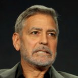 Filmirolli nimel 12 kilo alla võtnud Clooney viidi haiglasse