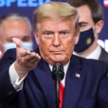 PÜHADEKINGID PRESIDENDILT: Trump pani kaitse-eelarvele veto ja andis armu endistele liitlastele