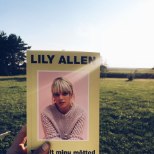 LUGEMISSOOVITUS | Lily Alleni autobiograafia avab särava muusikamaailma valusad tagamaad