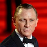 Bondi-fännid anuvad, et uue filmi esilinastus koroona tõttu edasi lükataks