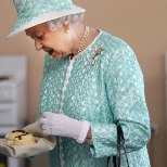 KUNINGANNA LEMMIKMAIUS: Elizabeth II pagari õpetlik video, kuidas neid teha