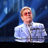 Elton John tegi hüljatud noorpõlvepruudile kena žesti