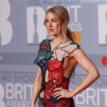 Ellie Goulding meenutab: mind koheldi kui seksuaalset objekti