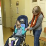 Majaelanike vastuseis invaliftile: ema vedagu oma puudega last kaubatõstukiga