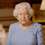 Elizabeth II naasis neli päeva pärast prints Philipi surma tööpostile