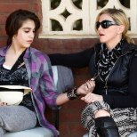 KUUM: Madonna tütar poseerib Vanity Fairis pesuväel