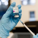 Tuhanded AstraZeneca vaktsiinid seisavad Eestis laos, sest vanemaealised ei taha end sellega süstida lasta