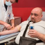 VAKTSIINIVASTASTE PÖÖRANE NÕUE: vereülekandeks kõlbab ainult vaktsineerimata doonori veri!