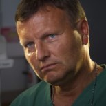 UKRAINA OLUKORD ON HULLEM | Afganistanis töötanud kirurg Tiit Meren: „Ukraina kolleegid töötavad ju pideva tule all, haiglaid tulistatakse. Haavatuid pole kuhugi saata.“