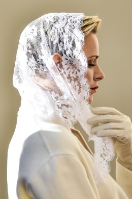 FOTOD | Monaco vürstinna kandis paavstiga kohtumisel valget, olles üks seitsmest inimesest, kel see õigus on