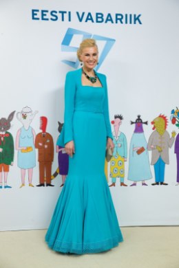 Vähiravifond „Kingitud elu” käivitas presidendi vastuvõtu kleitide oksjoni