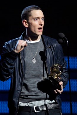 Väide: räpimogul üritas Eminemile kaks korda otsa peale teha