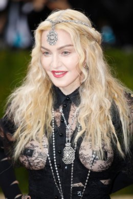 RÄNK HOOP: Madonna jäi oma pojast Roccost ilma