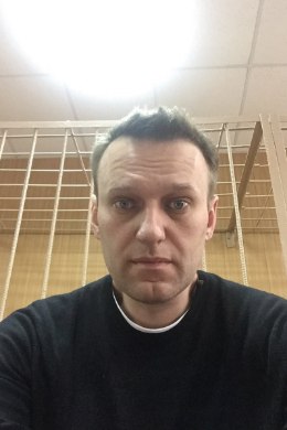 Navalnõi kohtumajast: ülekuulamisele peaks kutsutama hoopis Dmitri Medvedev