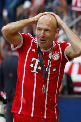 VIDEO | Vaata Arjen Robbeni mammut, mille Bayerni fännid valisid hooaja parimaks väravaks